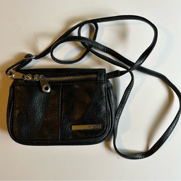 Kenneth Cole Reaction | Wooster Street Flap | Crossbody Purse | Black - Picture 2 of 12